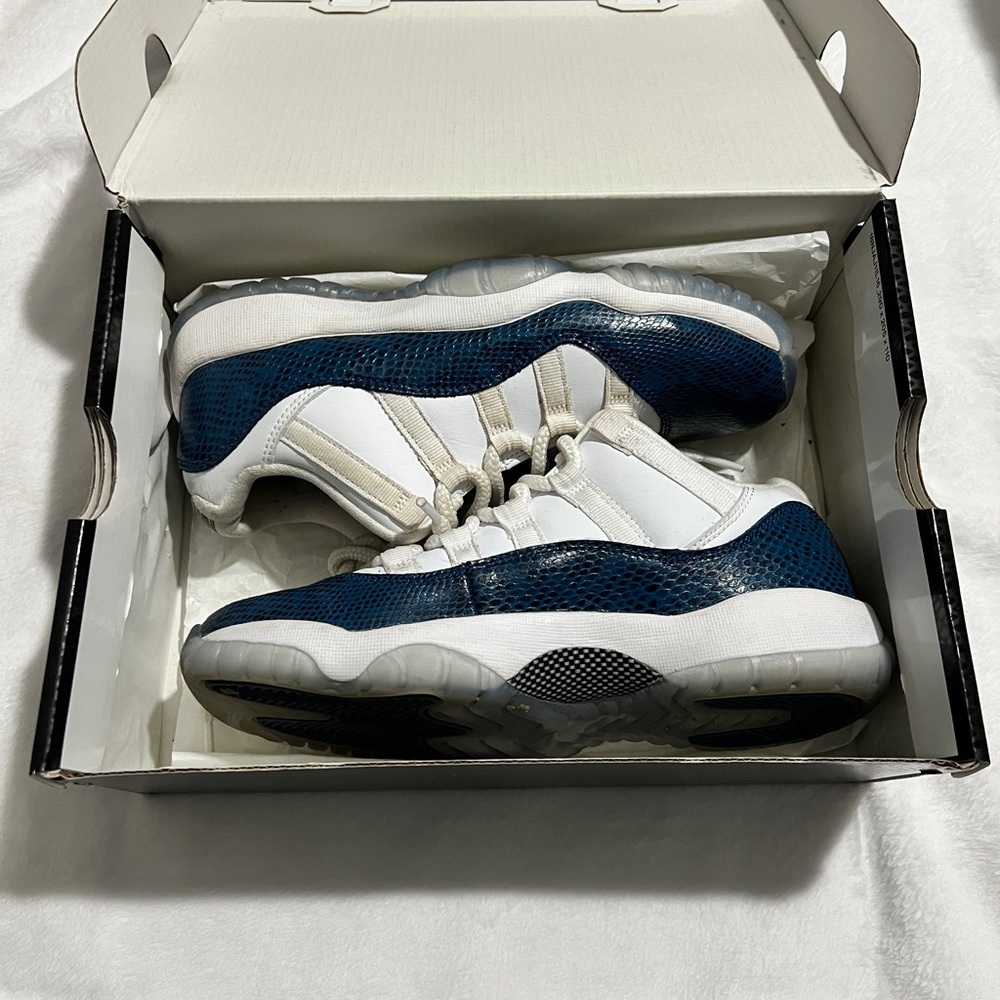 JORDAN 11 low